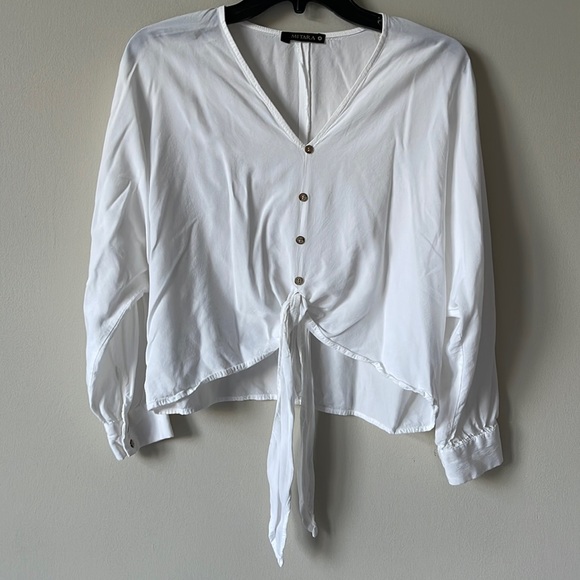 White Button down tie crop blouse - Picture 2 of 4